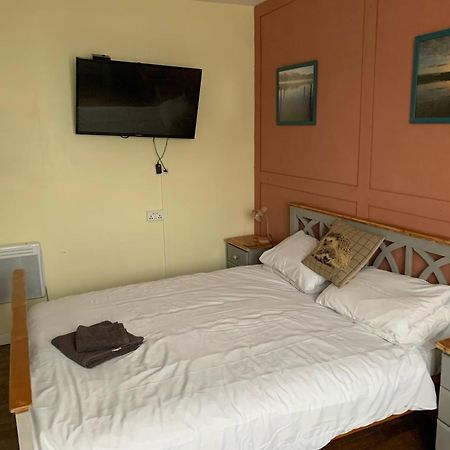 Bed and Breakfast Webb'S Of Glomel Exterior foto